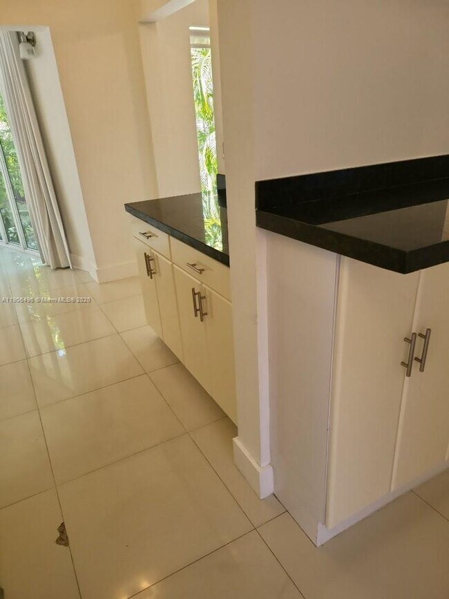 Photo - 7707 Hawthorne Ave