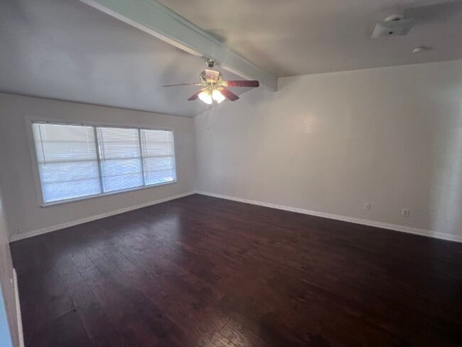 703 E Formosa Blvd