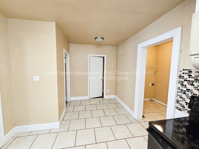 Photo - 1008 S 23rd St
