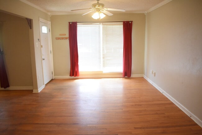 Photo - Super Cute 2 Bedroom Home in Tech Terrace!...