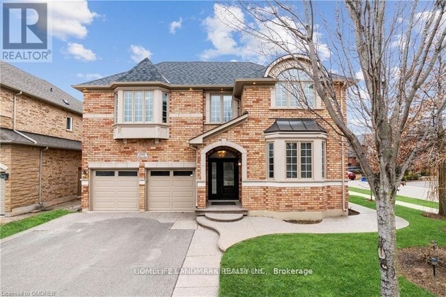 Photo - 2384 Parkglen Ave