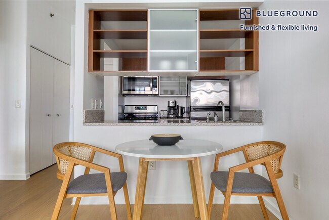 535 W 23rd St Unit SI FL3-ID1279