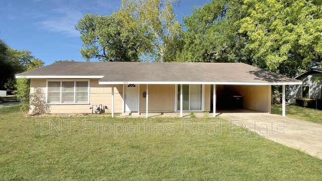 Building Photo - 1618 Willow Dr Rental