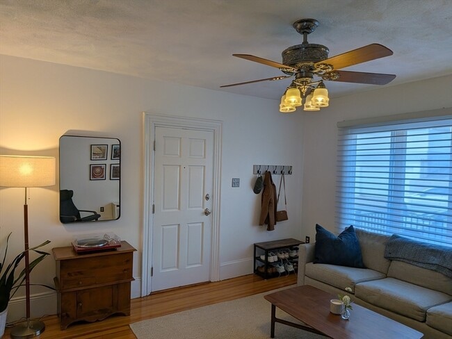 Photo - 82 Gladstone St Unit 2