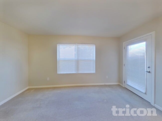 Photo - 117 Vermillian Dr