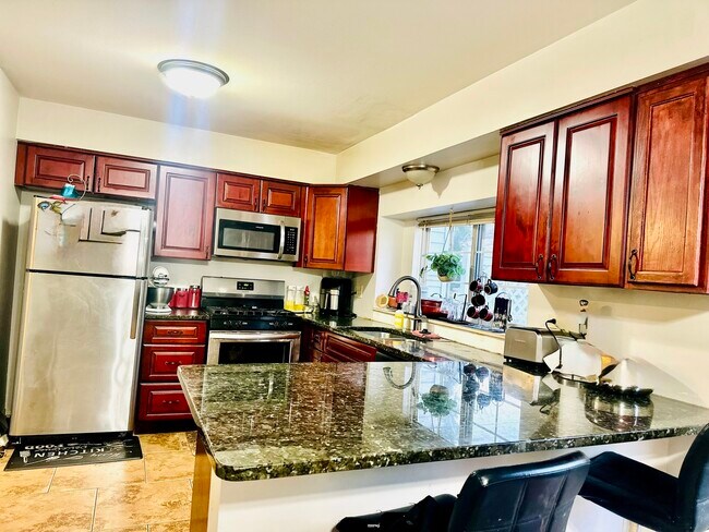 Photo - 225 Port Royal Cir