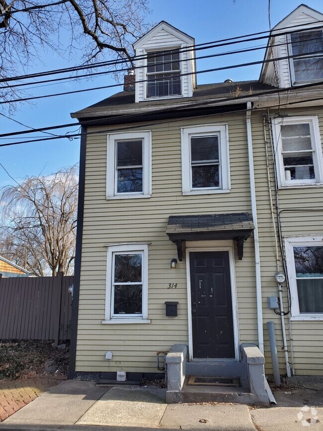 Building Photo - Cozy 2 Bedroom in Lancaster City Rental