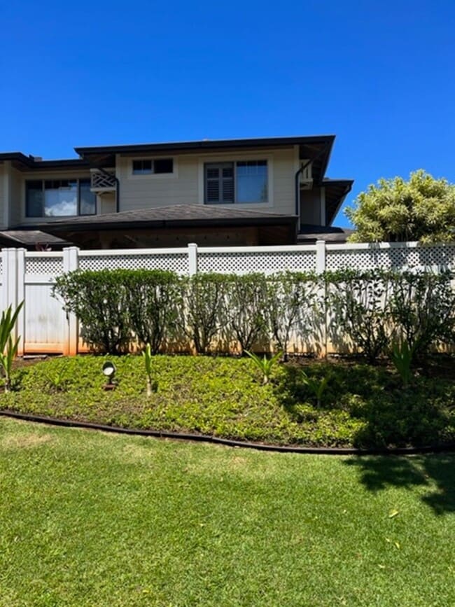 Photo - Nohona Mililani Mauka 3 bed/2.5 bath/ 2 car garage townhouse