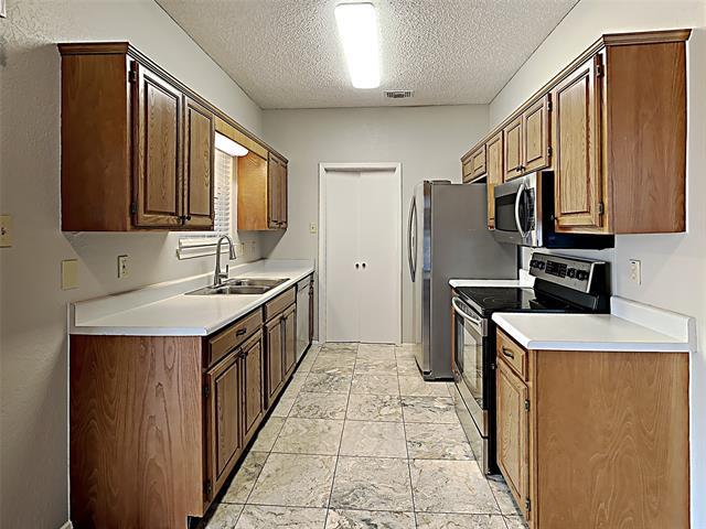 Photo - 7764 Creekview Dr