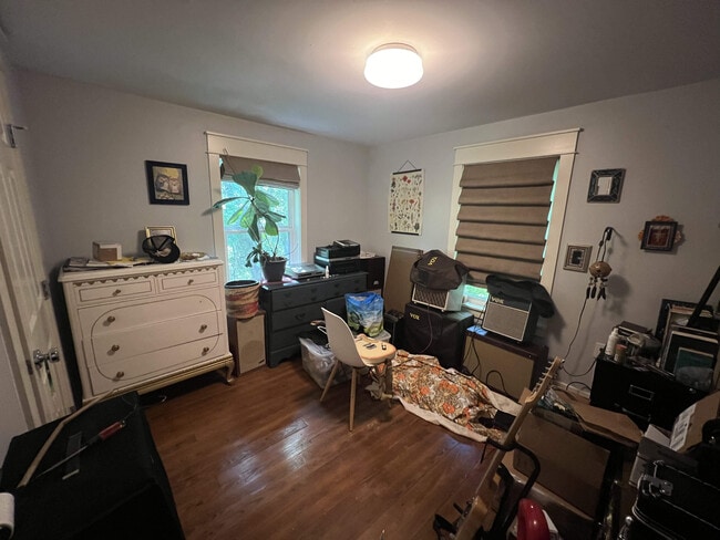 Photo - 1148 Lott Ave