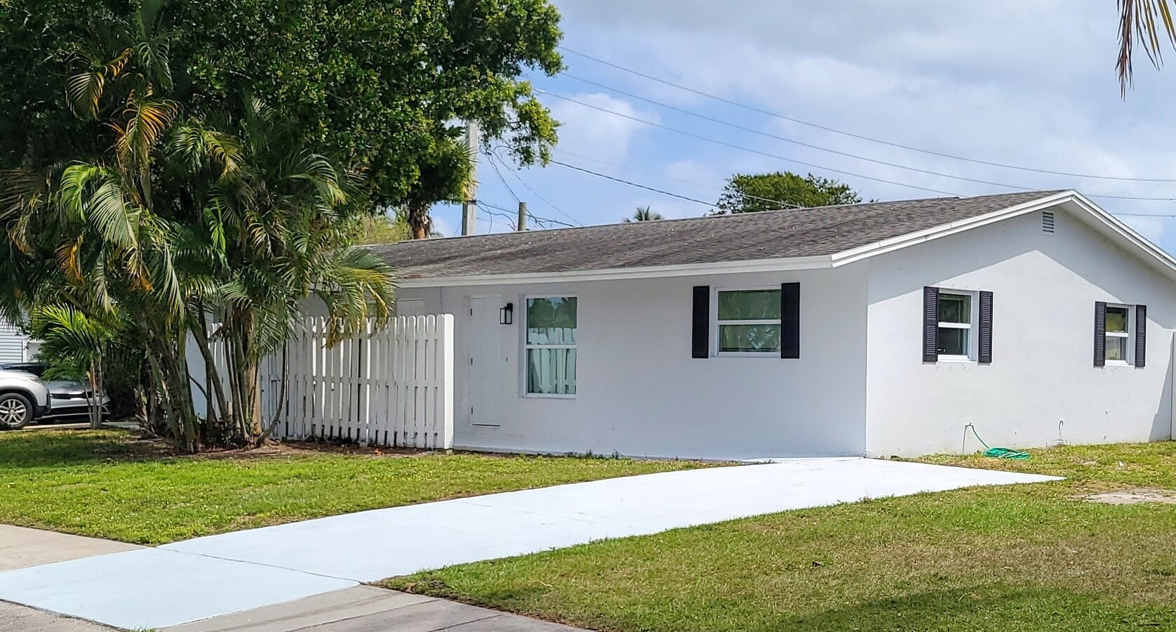 Photo - 3121 NE Savannah Rd