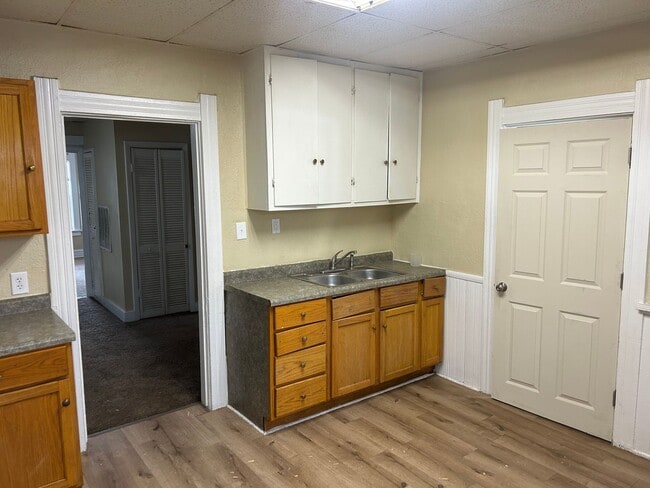 Photo - 2341 Caledonia St Unit Lower