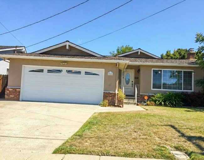 Building Photo - 20254 Meadowlark Dr