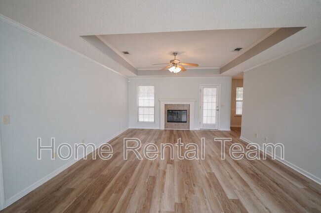 Photo - 320 Clark St