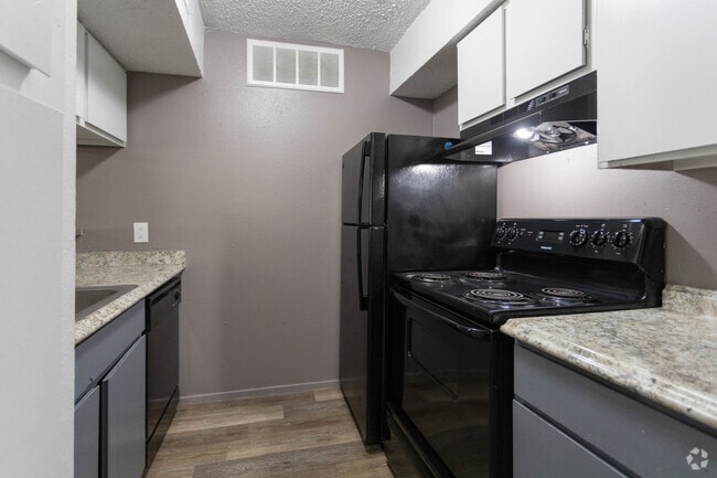 1BR, 1BA - 648 SF
