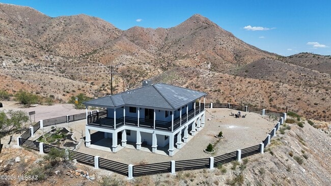 Building Photo - 339 Circulo Chica