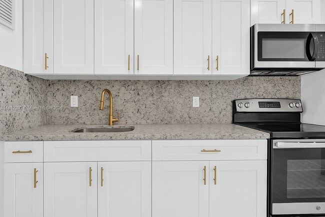 Photo - 5807 SW 25th St Apartment Unit 7
