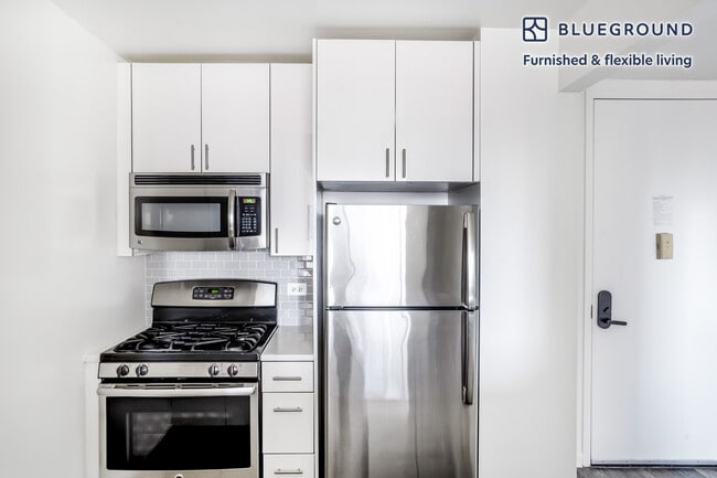 Photo - 520 W 43rd St Unidad SI FL24-ID1067