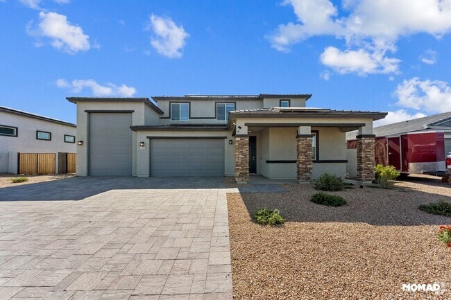 Building Photo - Spacious 5BR House in Casa Grande