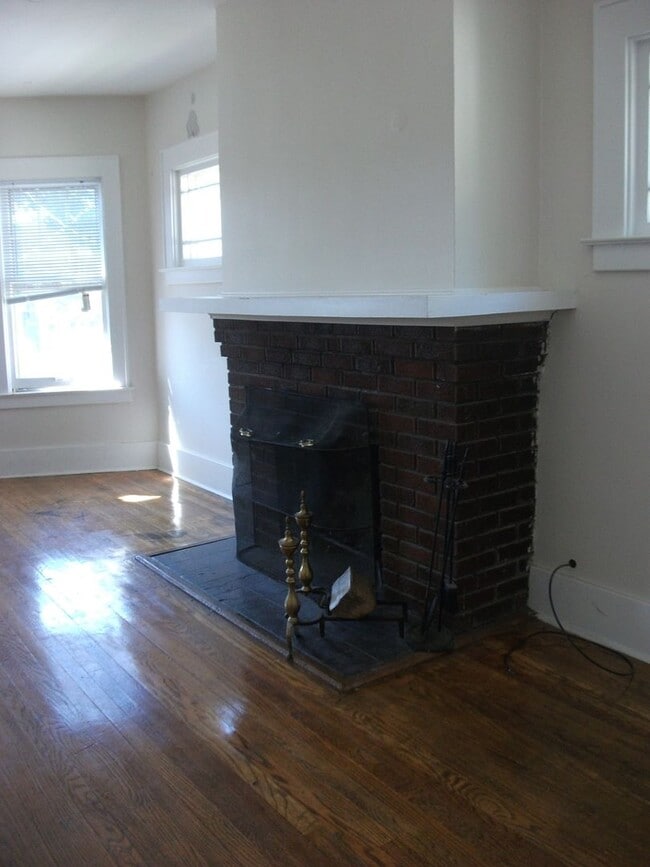 Photo - 341-43 Roosevelt Ave Unidad 343