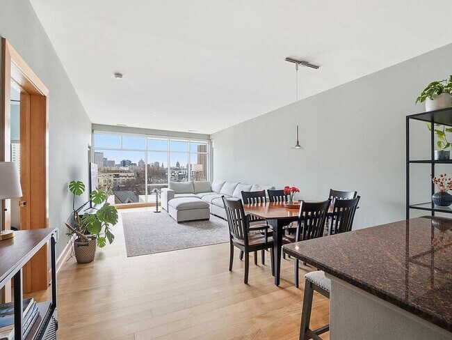 Photo - 1550 E Royall Pl Unit 11