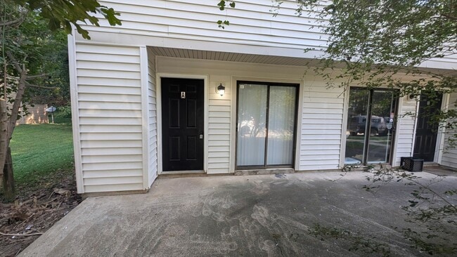 Photo - 6369 Holcomb Way