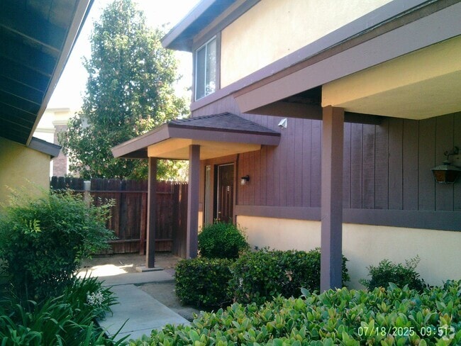 Building Photo - 1818 Hasti Acres Dr Unit D Rental