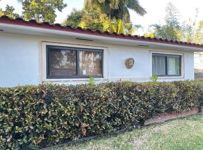 Photo - 475 NE 113th St