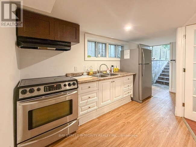 Photo - 275 Estelle Ave