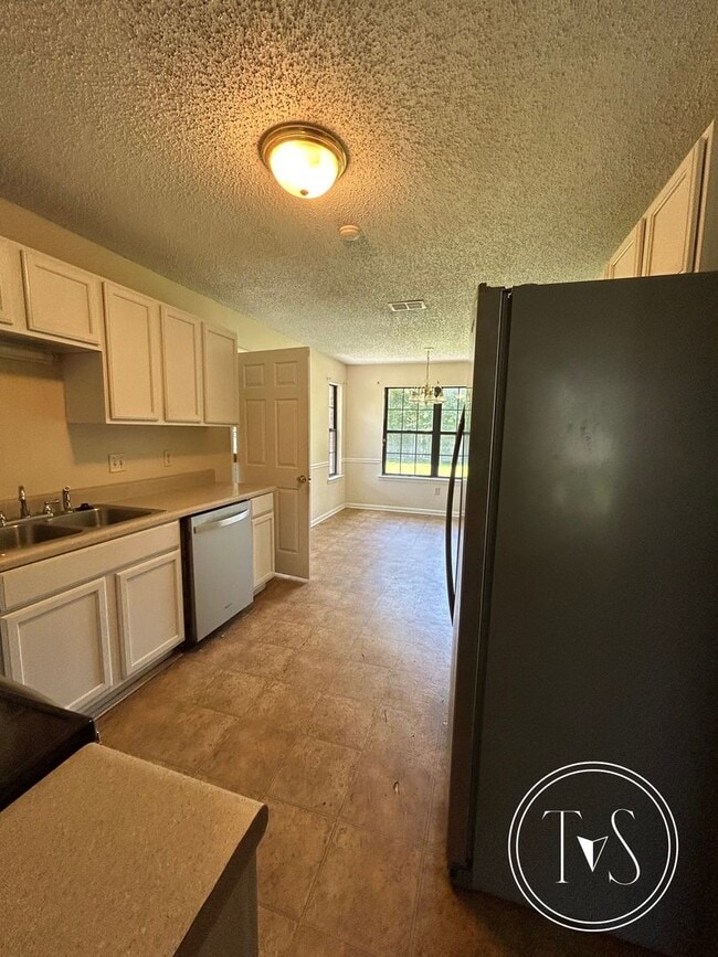 Photo - 109 Larkin Ct