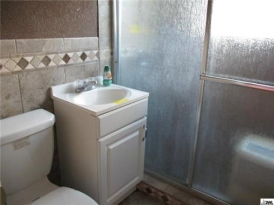 Photo - 4822 Woodend Ave