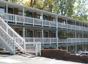 Fairway Apartments - Fairway Apartments