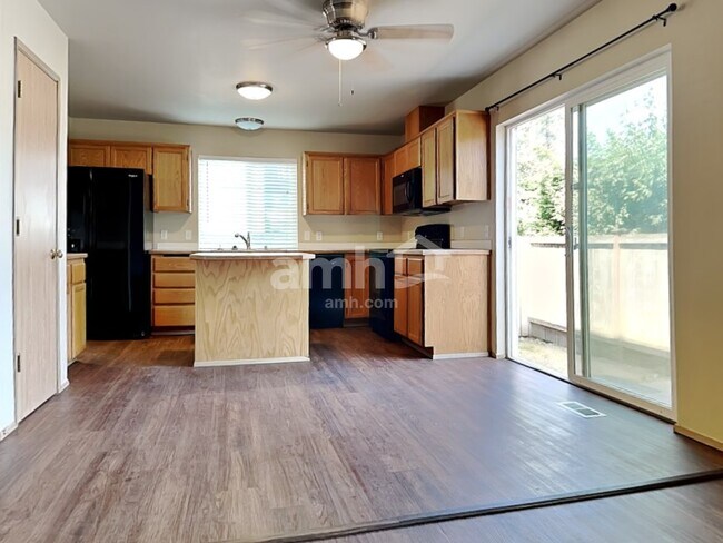 Photo - 7815 205th St E