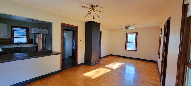 Photo - 1729 W Rogers Ave
