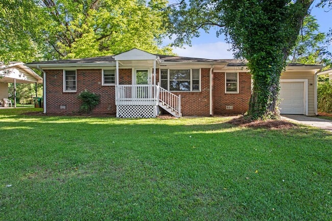Building Photo - Renovated 3BR/2BA Home in Decatur!