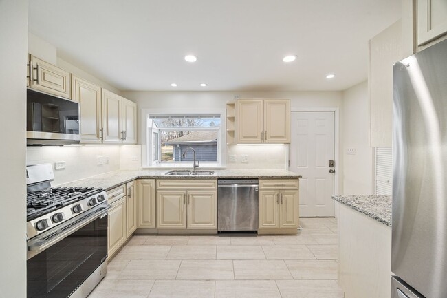 Photo - 503 S Benton St