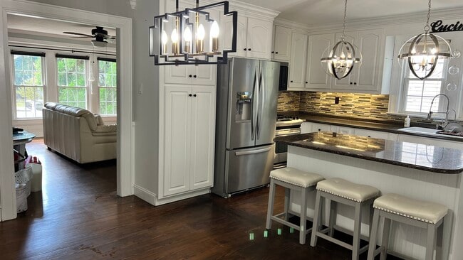 Photo - 312 E 10th St