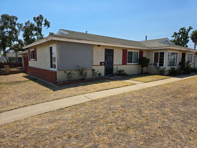 Photo - 4764-66 Clairemont Dr Apartment Unit 4764