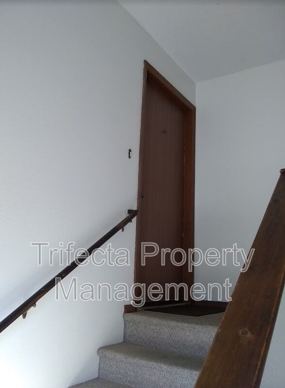 Photo - 4953 Basswood Dr