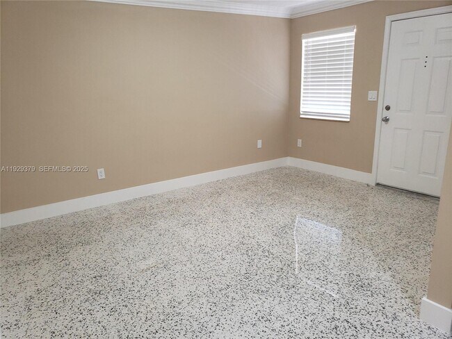 Photo - 2725 SW 25th St Unidad 4