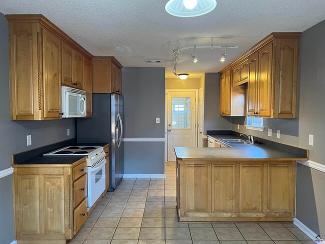 Photo - 116 Larkspur Ln