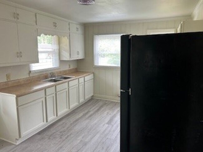 Photo - 1009 E Devonshire St