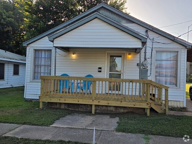 Building Photo - 132 Westerfield St Rental