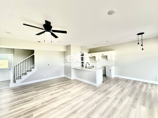 Photo - 7000 Lake Hill Dr