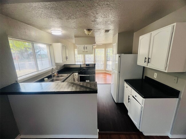 Photo - 6702 Valerian Ln