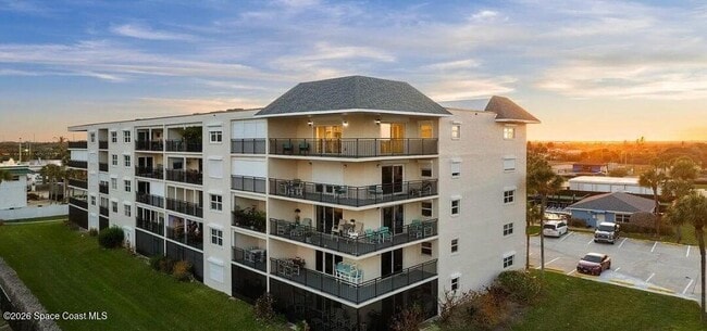 Building Photo - 1700 N Atlantic Ave Unit 151