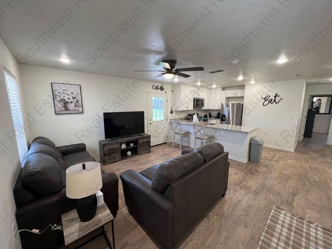 Photo - 2131 Bobwhite Ct Unidad B