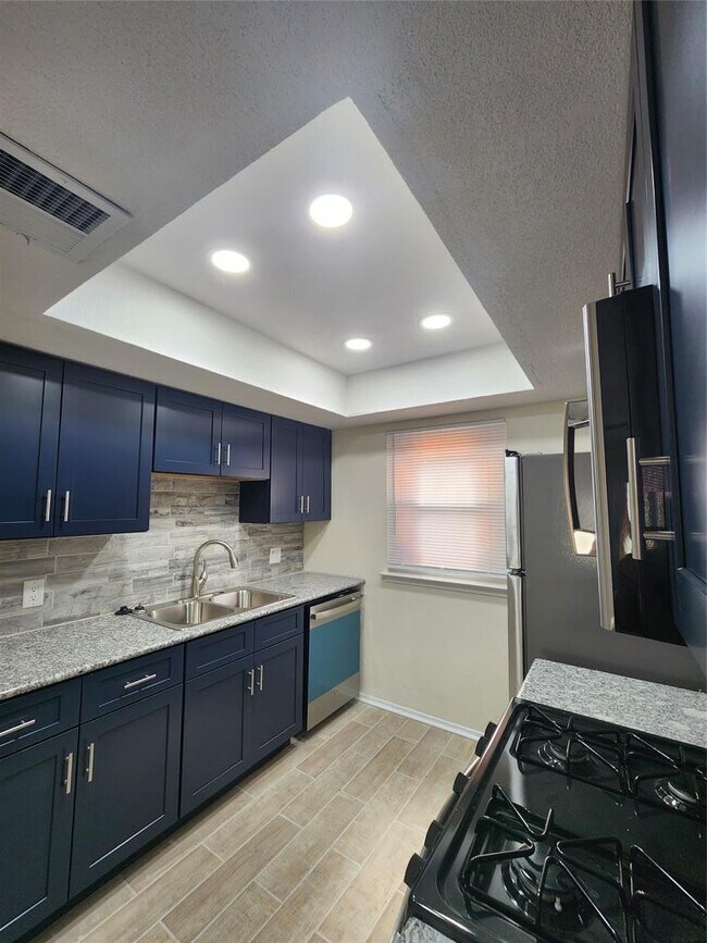 Photo - 2107 Old W Pl