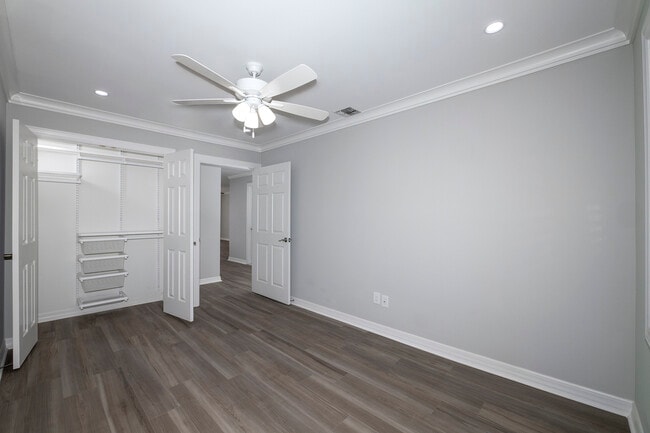 Fairfield Knolls at Farmingdale Village