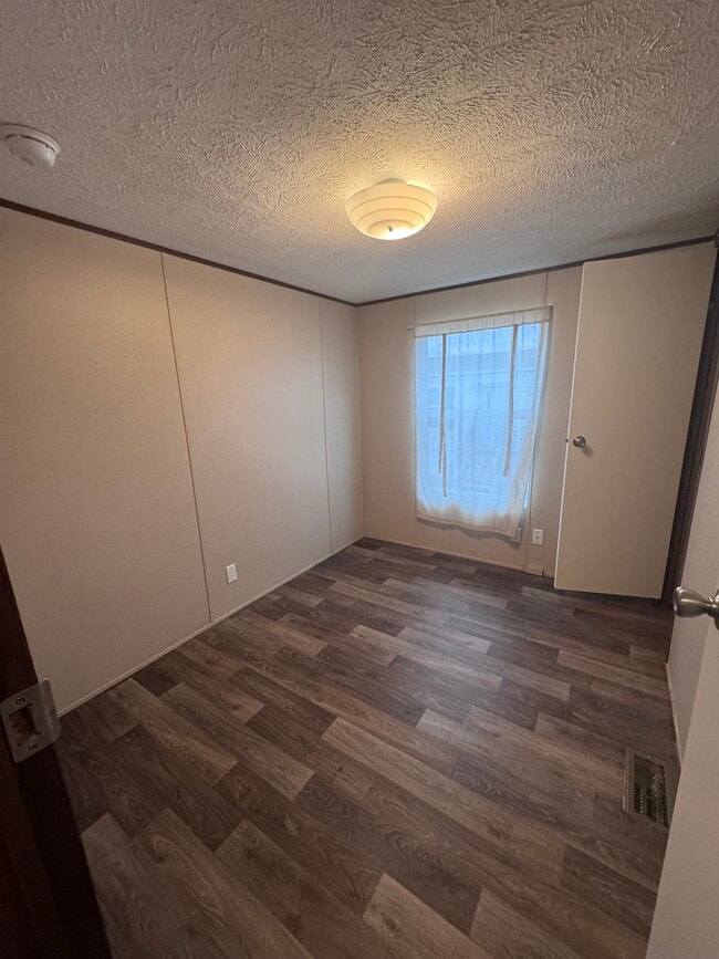 Photo - 138 Loyalty Ln